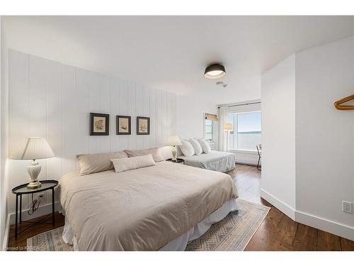 89 Waldo'S Way Lane, Wolfe Island, ON - Indoor Photo Showing Bedroom