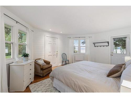 89 Waldo'S Way Lane, Wolfe Island, ON - Indoor Photo Showing Bedroom