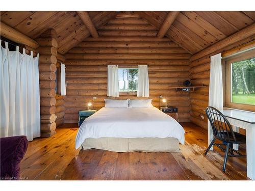 89 Waldo'S Way Lane, Wolfe Island, ON - Indoor Photo Showing Bedroom