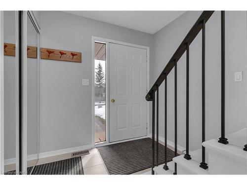 935 Clearfield Crescent, Kingston, ON - Indoor Photo Showing Other Room