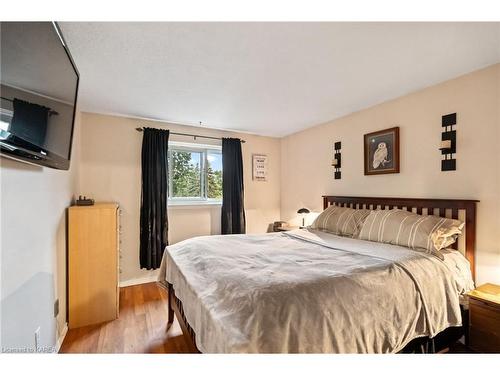 9-120 Nonquon Road, Oshawa, ON - Indoor Photo Showing Bedroom