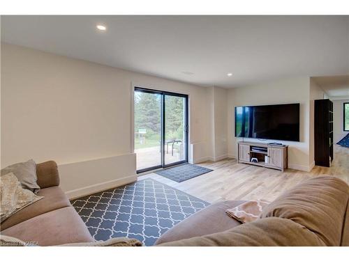 174 Conner Drive, Gananoque, ON - Indoor Photo Showing Living Room