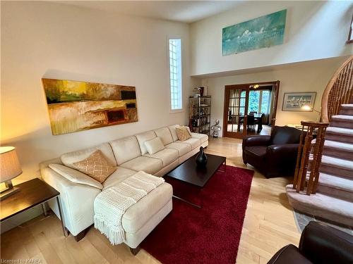 973 Auden Park Drive, Kingston, ON - Indoor Photo Showing Living Room