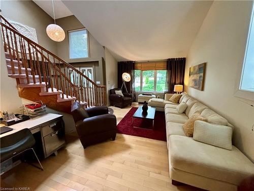 973 Auden Park Drive, Kingston, ON - Indoor Photo Showing Living Room