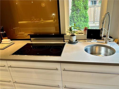 973 Auden Park Drive, Kingston, ON - Indoor Photo Showing Kitchen