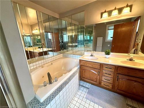 973 Auden Park Drive, Kingston, ON - Indoor Photo Showing Bathroom