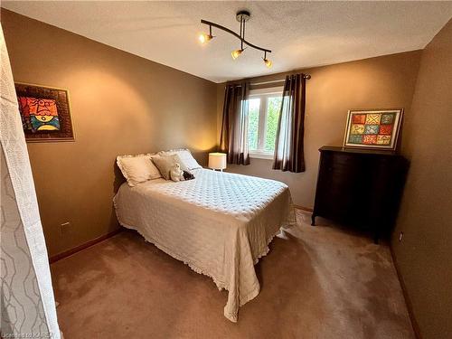 973 Auden Park Drive, Kingston, ON - Indoor Photo Showing Bedroom