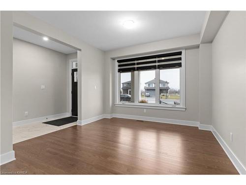 1601 Willow Court, Kingston, ON - Indoor Photo Showing Other Room