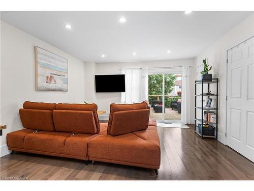 768 Cataraqui Woods Drive, Kingston, ON - Indoor Photo Showing Living Room