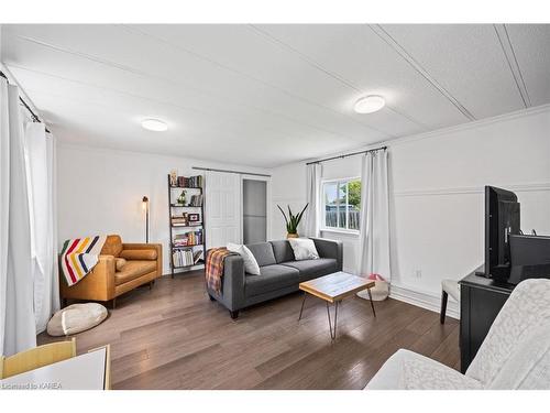 21 Hermes Drive, Kingston, ON - Indoor Photo Showing Living Room