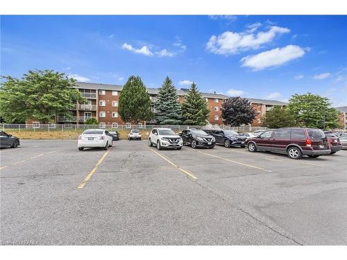 207-566 Armstrong Road, Kingston, ON - Outdoor