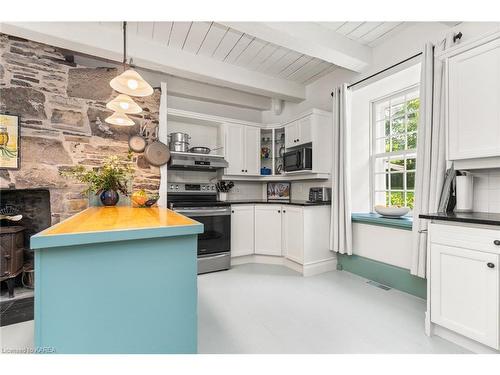 2750 Front Road, Stella, ON - Indoor Photo Showing Kitchen