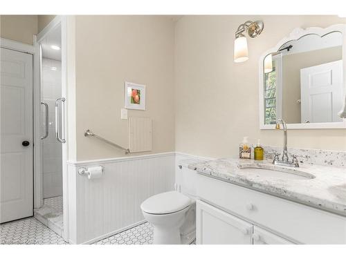 2750 Front Road, Stella, ON - Indoor Photo Showing Bathroom