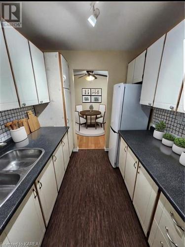 108-835 Milford Drive, Kingston, ON - Indoor Photo Showing Kitchen