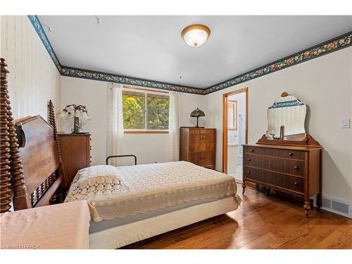 715 High Gate Park Drive, Kingston, ON - Indoor Photo Showing Bedroom