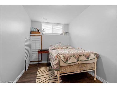 715 High Gate Park Drive, Kingston, ON - Indoor Photo Showing Bedroom