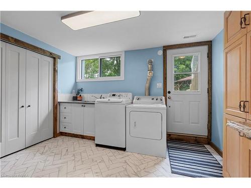 715 High Gate Park Drive, Kingston, ON - Indoor Photo Showing Laundry Room