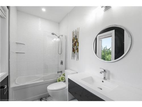 2211 Cole Hill Road, Glenburnie, ON - Indoor Photo Showing Bathroom