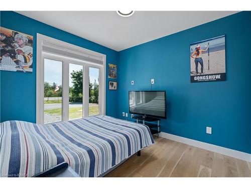 2211 Cole Hill Road, Glenburnie, ON - Indoor Photo Showing Bedroom