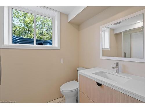 2211 Cole Hill Road, Glenburnie, ON - Indoor Photo Showing Bathroom