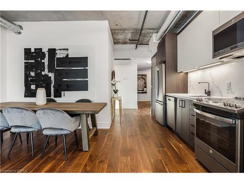 1402-150 Marketplace Avenue, Ottawa, ON - Indoor Photo Showing Kitchen