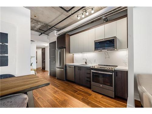 1402-150 Marketplace Avenue, Ottawa, ON - Indoor Photo Showing Kitchen With Upgraded Kitchen