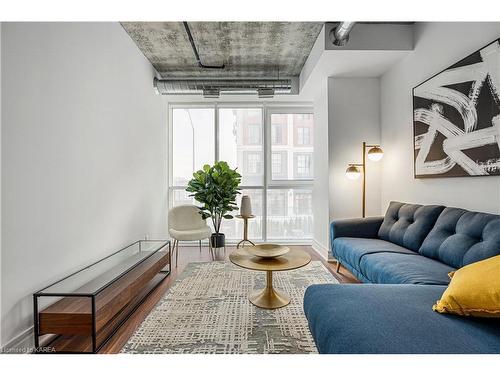 1402-150 Marketplace Avenue, Ottawa, ON - Indoor Photo Showing Living Room