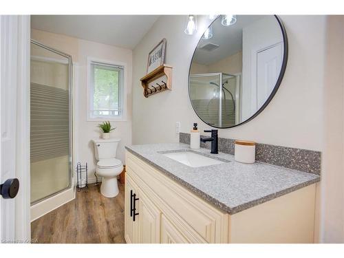 346 North Shore Road, Westport, ON - Indoor Photo Showing Bathroom