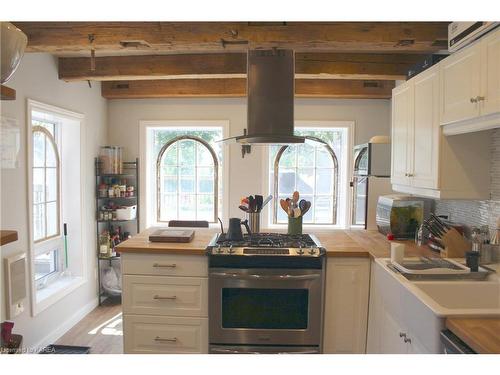 290 Stone Street S, Gananoque, ON - Indoor Photo Showing Kitchen