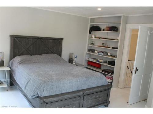 290 Stone Street S, Gananoque, ON - Indoor Photo Showing Bedroom