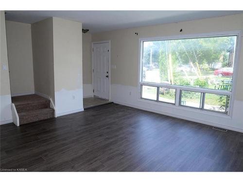 901 Oakview Avenue, Kingston, ON - Indoor Photo Showing Other Room