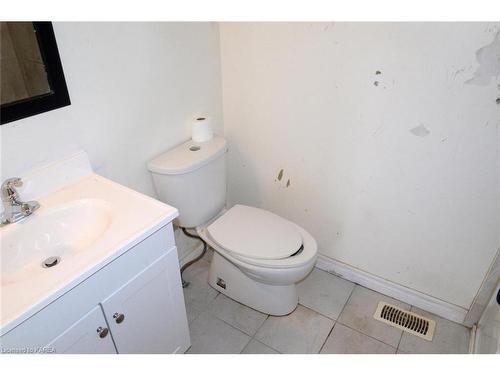 901 Oakview Avenue, Kingston, ON - Indoor Photo Showing Bathroom