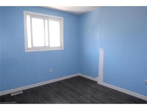 901 Oakview Avenue, Kingston, ON - Indoor Photo Showing Other Room