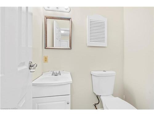 1470 Montreal Street, Kingston, ON - Indoor Photo Showing Bathroom