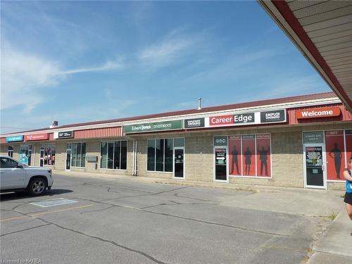 2 Dairy Avenue, Greater Napanee, ON 