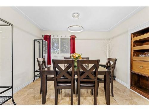 2112 Bur Brook Road, Kingston, ON - Indoor Photo Showing Dining Room