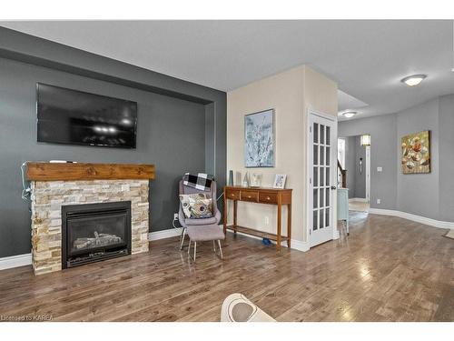 2617 Delmar St, Kingston, ON - Indoor Photo Showing Living Room With Fireplace