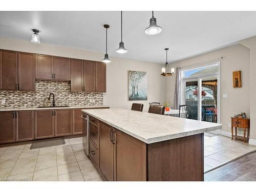 2617 Delmar St, Kingston, ON - Indoor Photo Showing Kitchen With Upgraded Kitchen