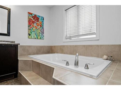 2617 Delmar St, Kingston, ON - Indoor Photo Showing Bathroom