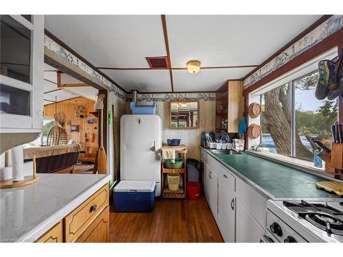 1A Island Bateau, Kingston, ON - Indoor Photo Showing Kitchen