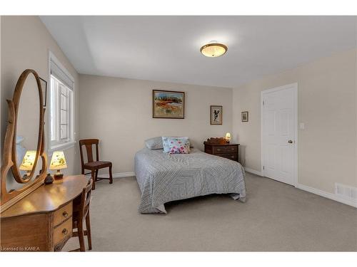 30 Yonge Street, Kingston, ON - Indoor Photo Showing Bedroom