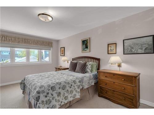 30 Yonge Street, Kingston, ON - Indoor Photo Showing Bedroom