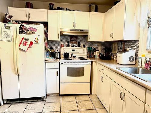 13 Coventry Crescent, Kingston, ON - Indoor Photo Showing Kitchen