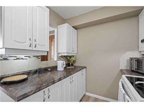 224-50 Richmond Street E, Oshawa, ON - Indoor Photo Showing Kitchen