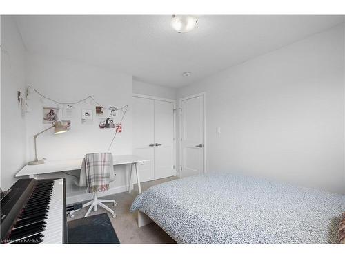 1147 Horizon Drive, Kingston, ON - Indoor Photo Showing Bedroom