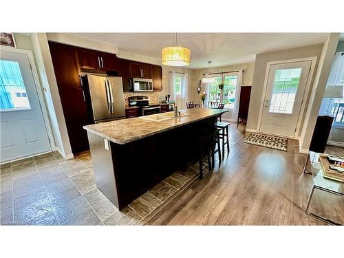 271 Sydenham Street, Gananoque, ON - Indoor Photo Showing Kitchen