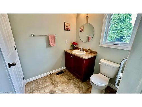 271 Sydenham Street, Gananoque, ON - Indoor Photo Showing Bathroom