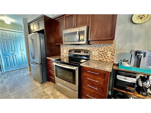 271 Sydenham Street, Gananoque, ON - Indoor Photo Showing Kitchen