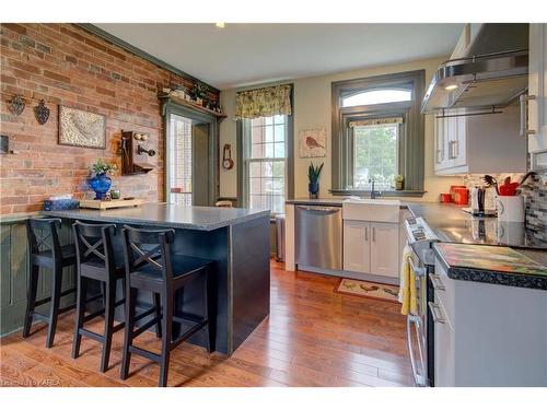 7 Drummond Street, Newboro, ON - Indoor Photo Showing Kitchen