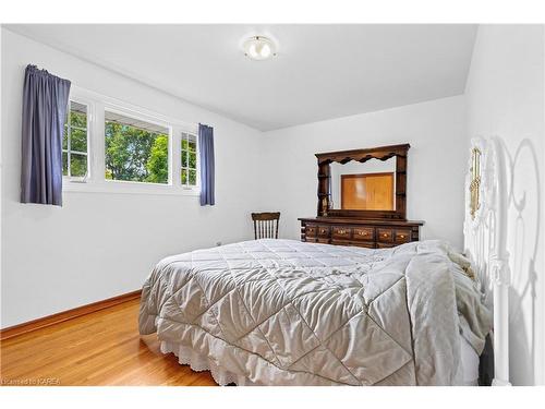 53 Hampstead Heath, Kingston, ON - Indoor Photo Showing Bedroom